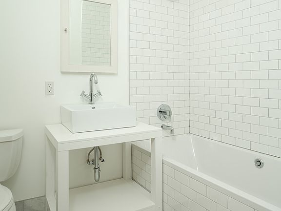4th image of 77 Douglass St APT 4