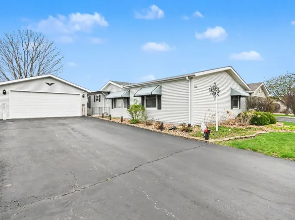 22534 S Woodside Dr, Channahon, IL 60410