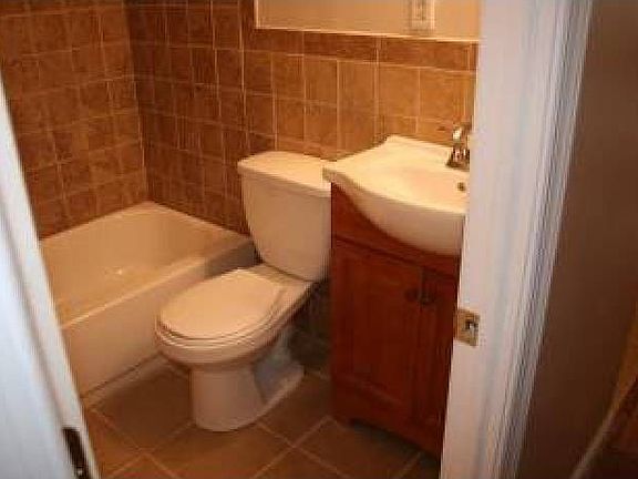 2nd Fl Bathroom
