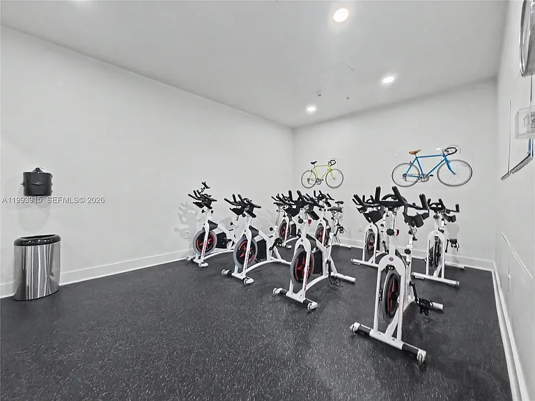 1900 N Bayshore Dr #3811 — Photo 29
