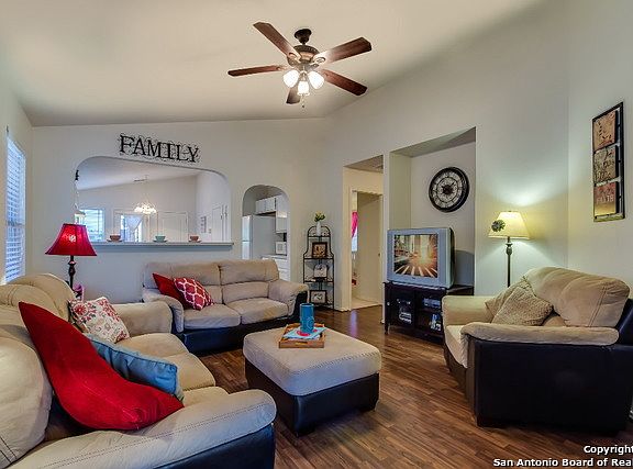 4th image of 7930 Woodchase Dr