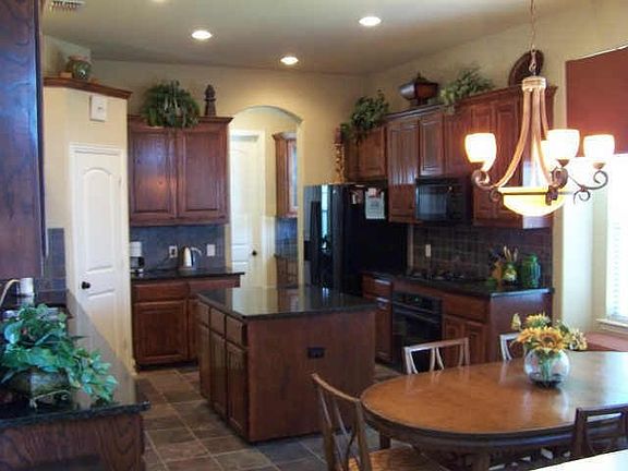 4th image of 6303 Phinney Dr