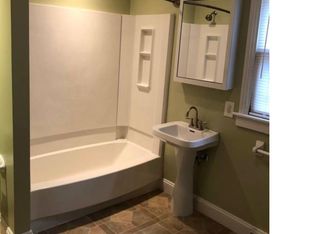 14 Bicycle St, Plainville, CT 06062