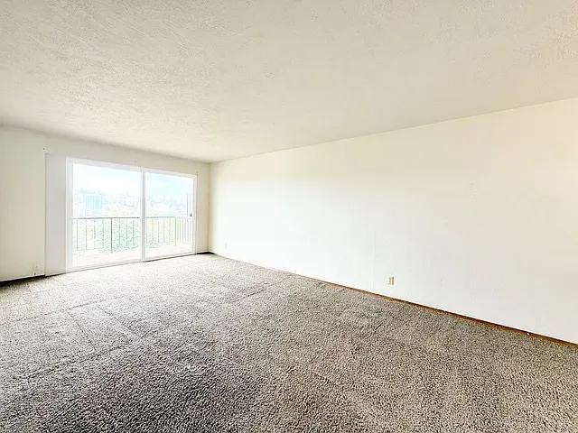 100 N Lafayette Ave — Photo 7