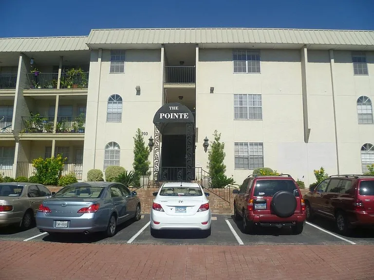 910 Duncan Ln #10 — Photo 8