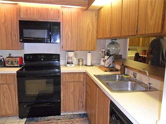 4th image of 1518 Whitehall Dr APT 104
