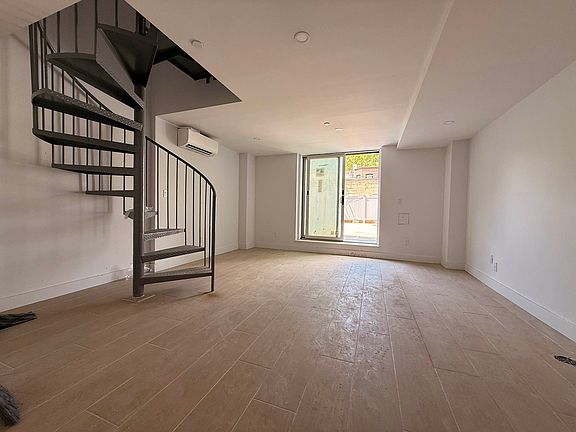 4th image of 303 Sumpter St #3