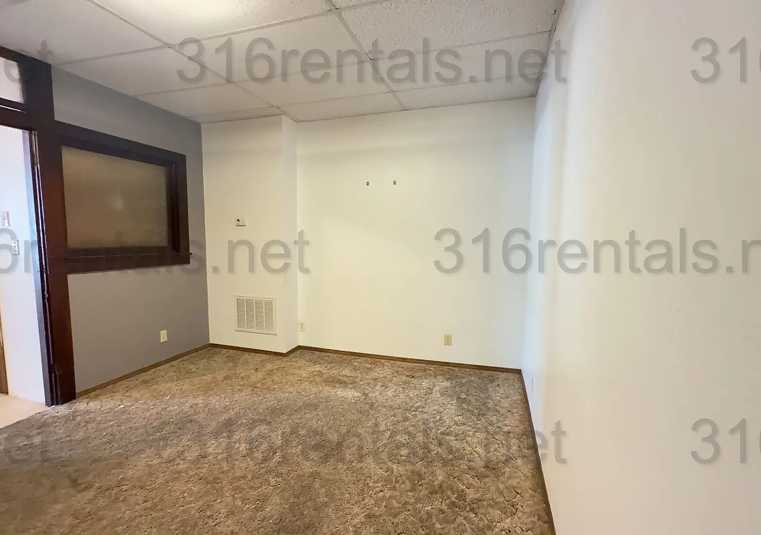 Empire Building Apartments — Photo 3