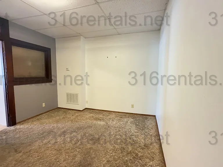 Empire Building Apartments — Photo 2