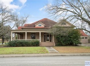 502 W Prairie Lea St, Lockhart, TX 78644