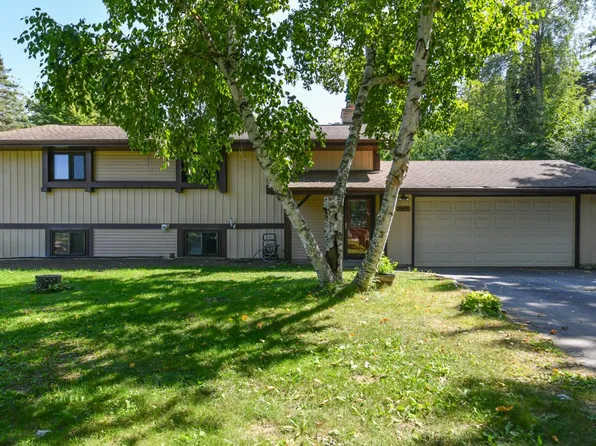 5790 South St Andrews DRIVE, New Berlin, WI 53146