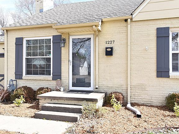 2nd image of 1227 S Urbana Ave