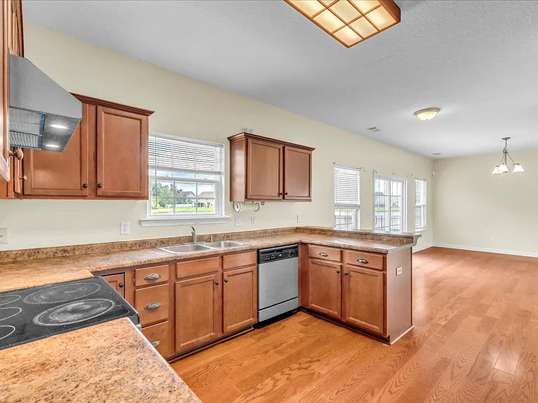 256 Savannah Ln — Photo 10