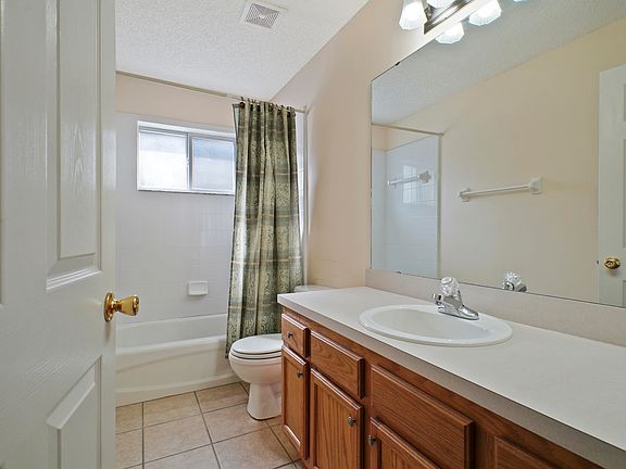 5th image of 3970 Lake Crest Ter