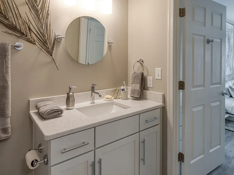 Stylish and functional bathroom space - find your calm here