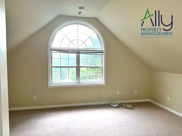 1003 Wintergreen Ln — Photo 21