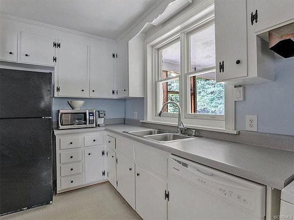 5th image of 9015 Michaux Ln