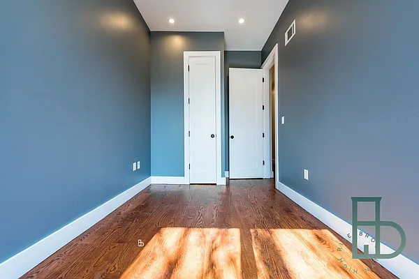 Rented by Brooklyn High Rise LLC | media 10