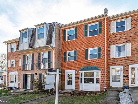 3rd image of 3259 Birchdale Sq