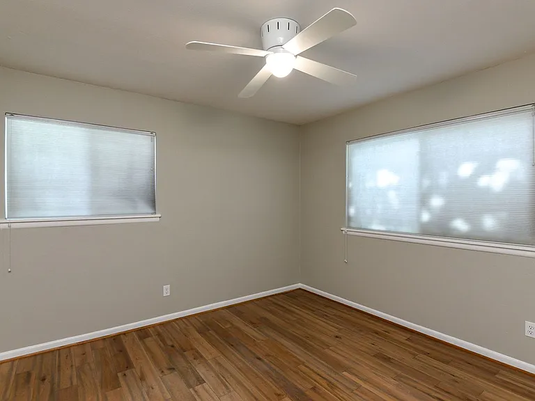 4406 Granbury Rd — Photo 13