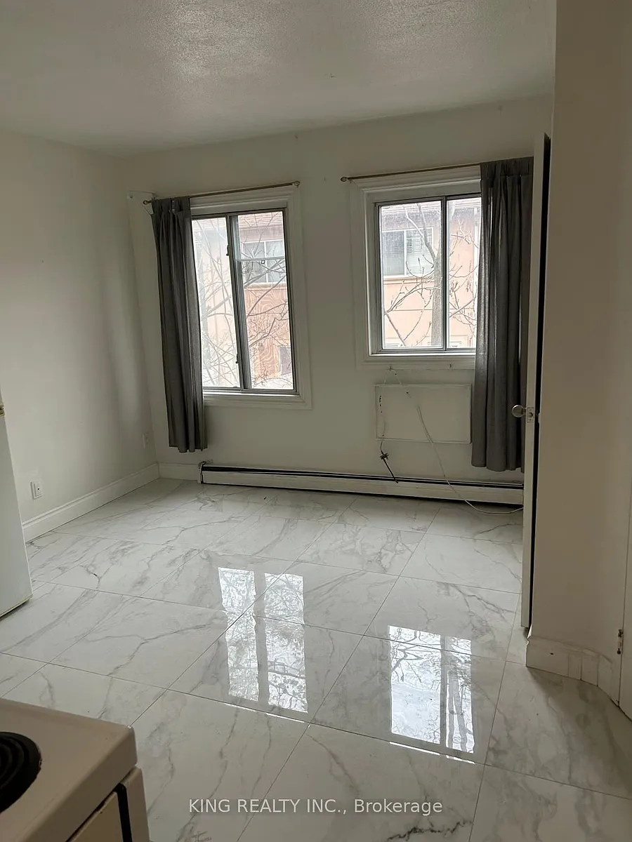 Photo 2 of 9 - 2 Elm Grove Ave #202 - Toronto, ON Building Photo - 2 Elm Grove Ave #202