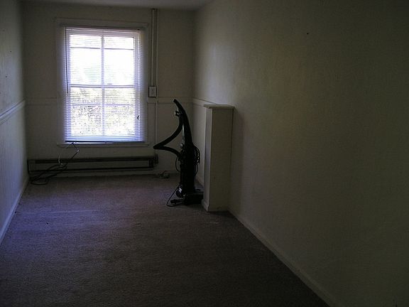 2nd image of 2043 Tazewell Ave
