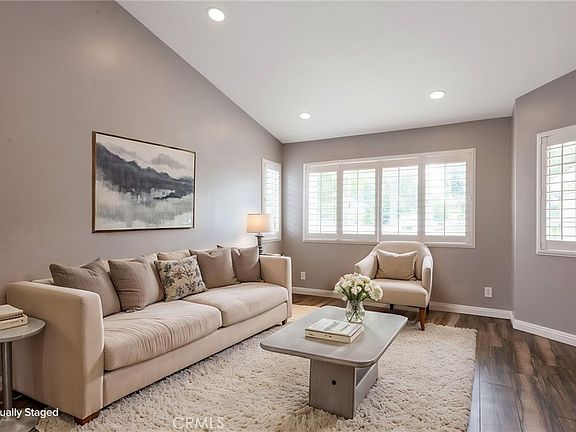 3rd image of 895 Arbor Cir