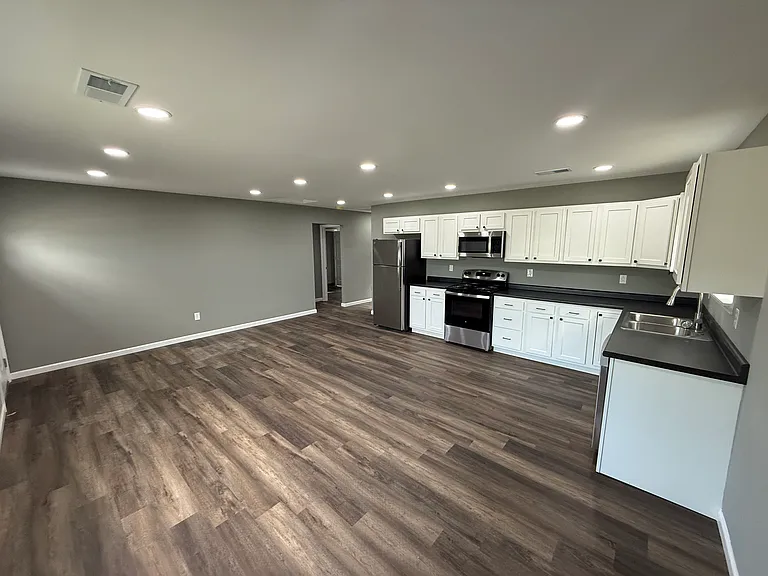 406 S Ireland St #408 — Photo 3