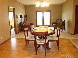 3rd image of 303 Honeysuckle Dr