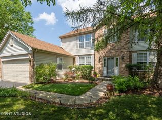 1404 Stanford Cir, Carpentersville, IL 60110