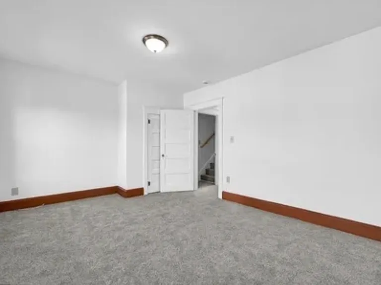 8 N Wolfe St — Photo 13