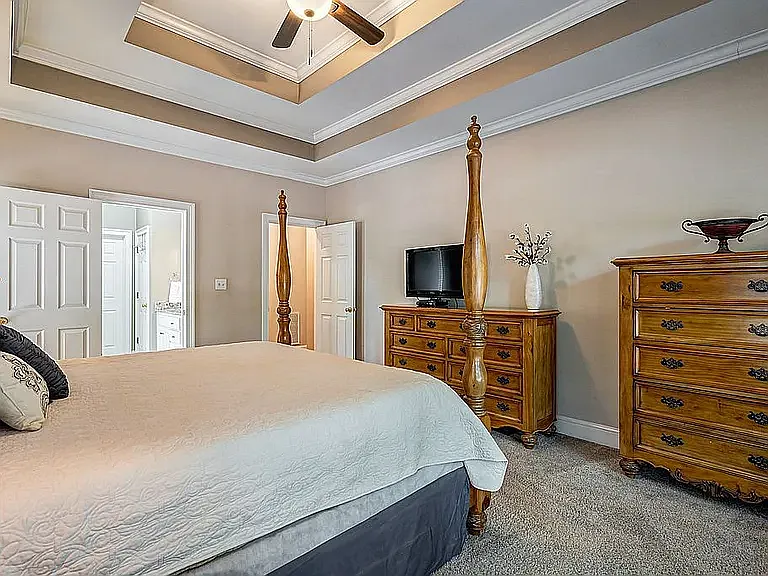 1071 Liberty Ln — Photo 12