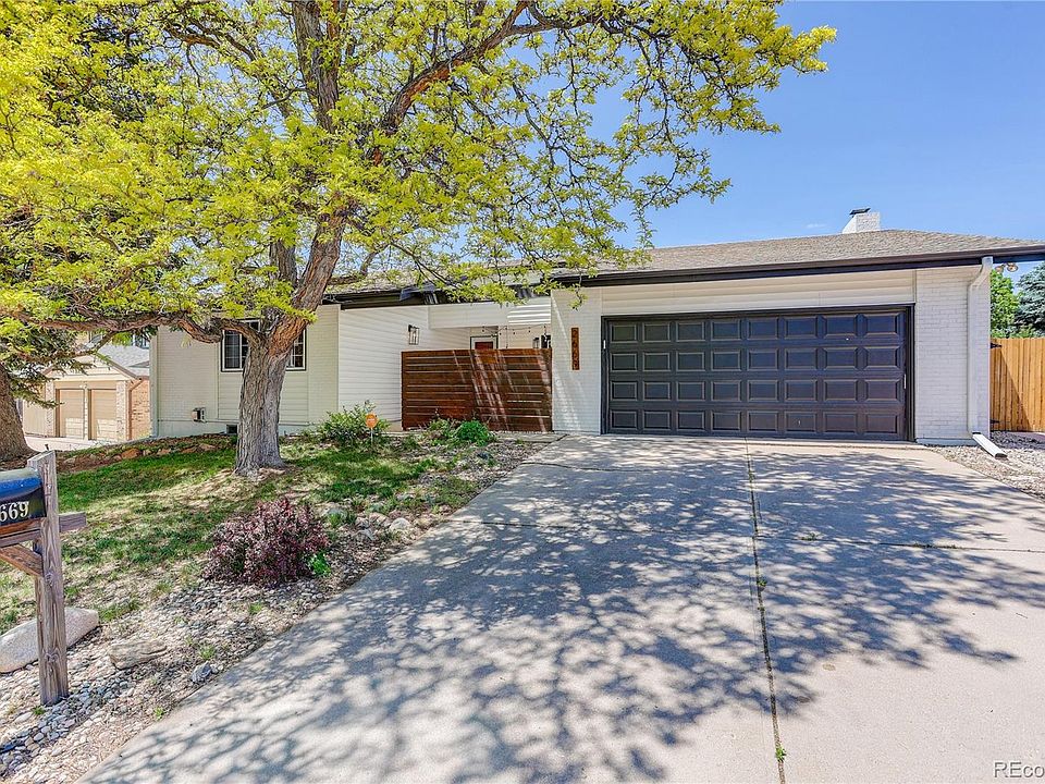 1st image of 2669 S Moline Court