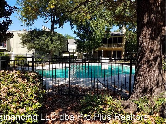 2nd image of 5625 Antoine Dr #603