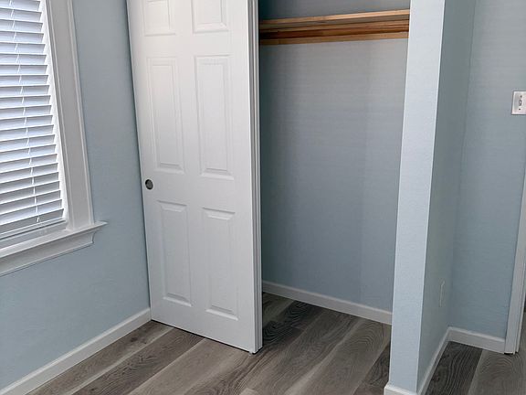 5th image of 1009 E 12th St