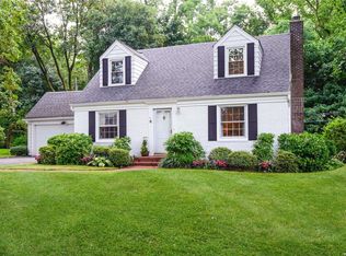 6 Crestwood Rd, Port Washington, NY 11050