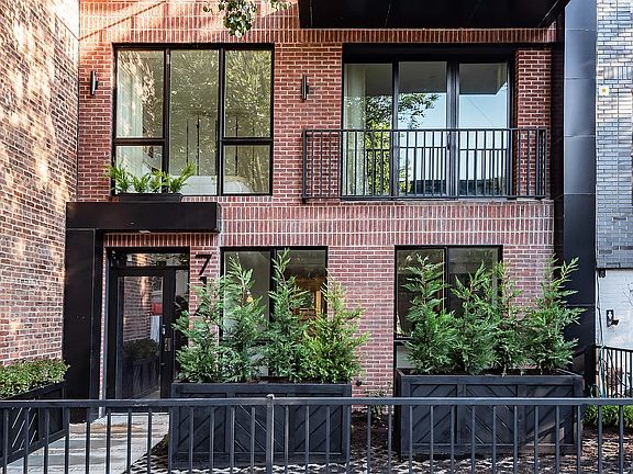 2nd image of 714 Jefferson Ave #2A