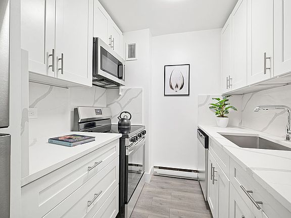 4th image of 626 Washington St APT 5A