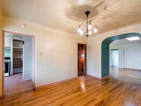 3rd image of 417 Carlisle Blvd SE