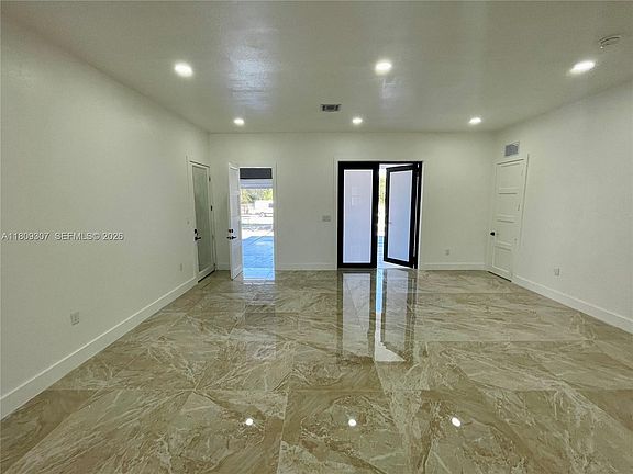 4th image of 435 N Quebrada St