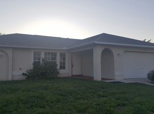 832 NE 7th Pl, Cape Coral, FL 33909