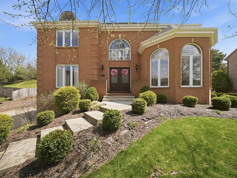 1st image of 113 Foxwood Dr