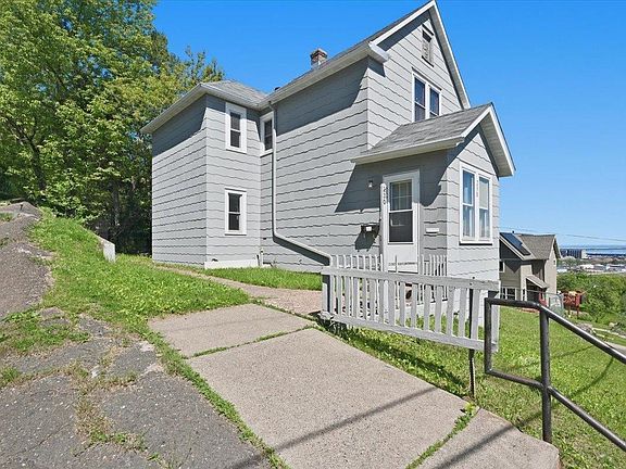 4th image of 230 N 18th Ave W