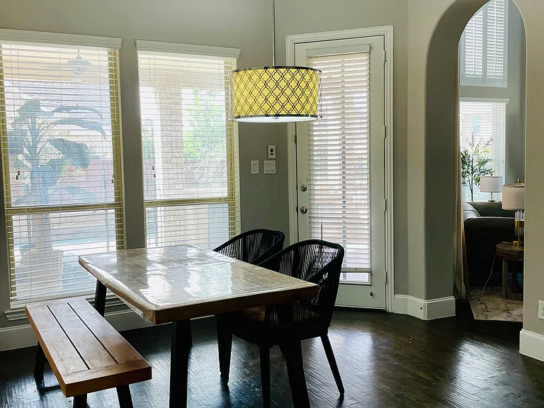 Nook/Casual Family Dining Area