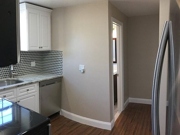 4th image of 550 Plymouth St #1