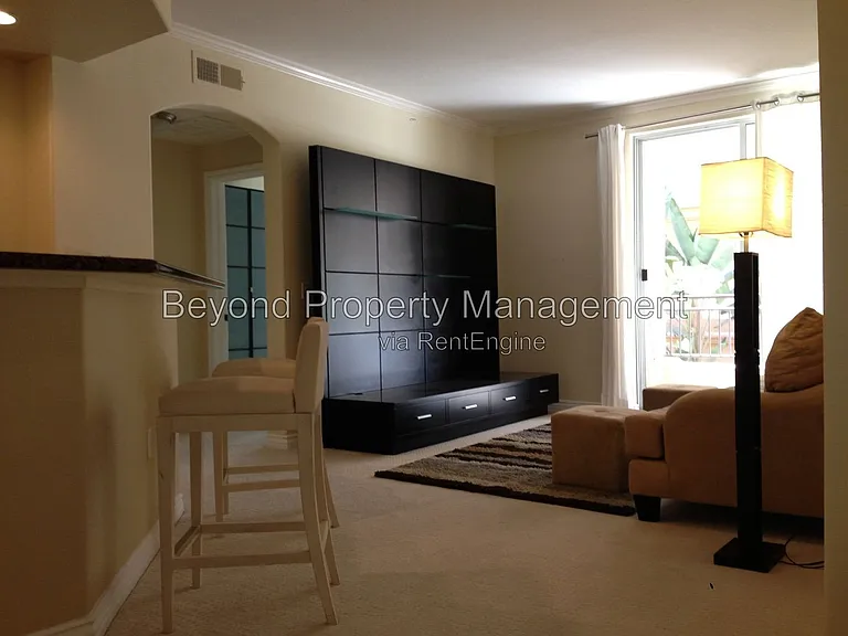 9263 Regents Rd #B209 — Photo 6
