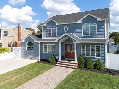 325 Philadelphia Avenue, Massapequa Park, NY, 11762