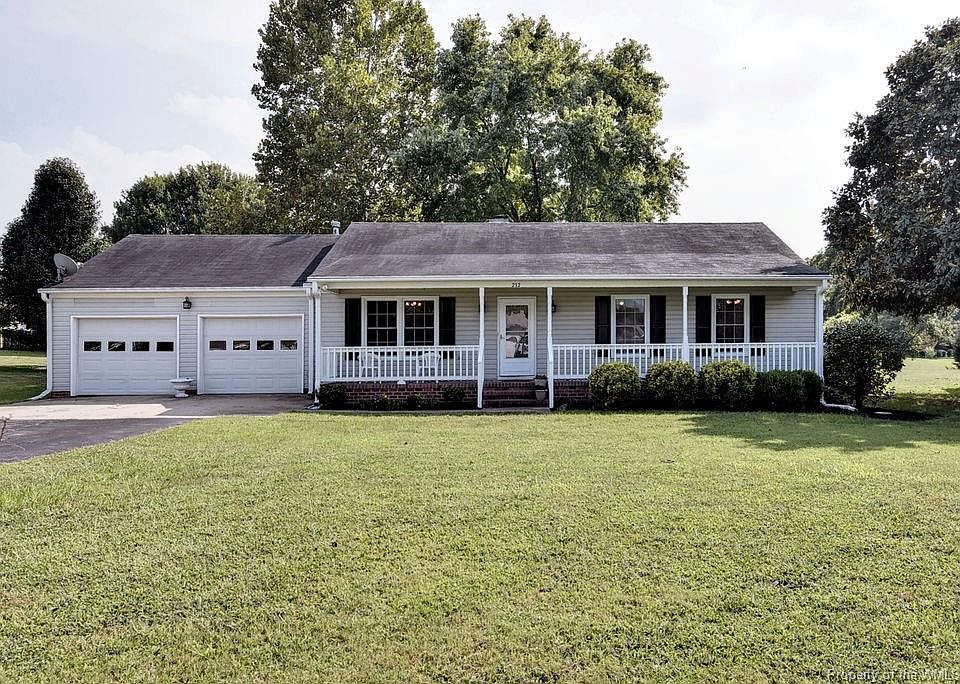 1st image of 212 Loch Haven Dr