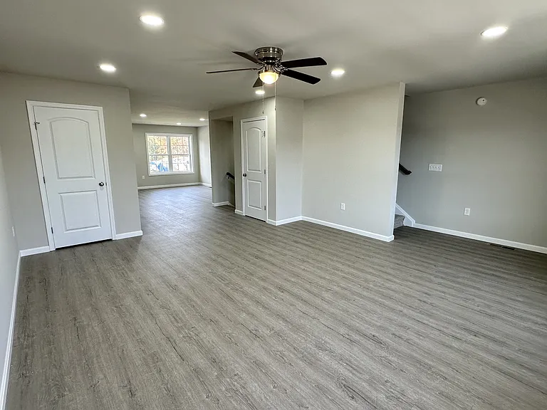 226 Rojan Rd — Photo 13