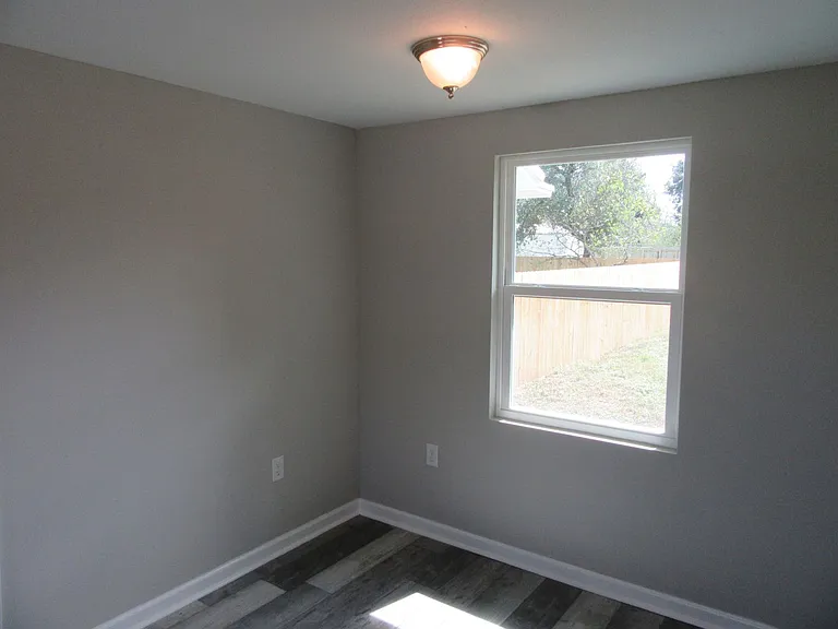 9825 Clarence St — Photo 11